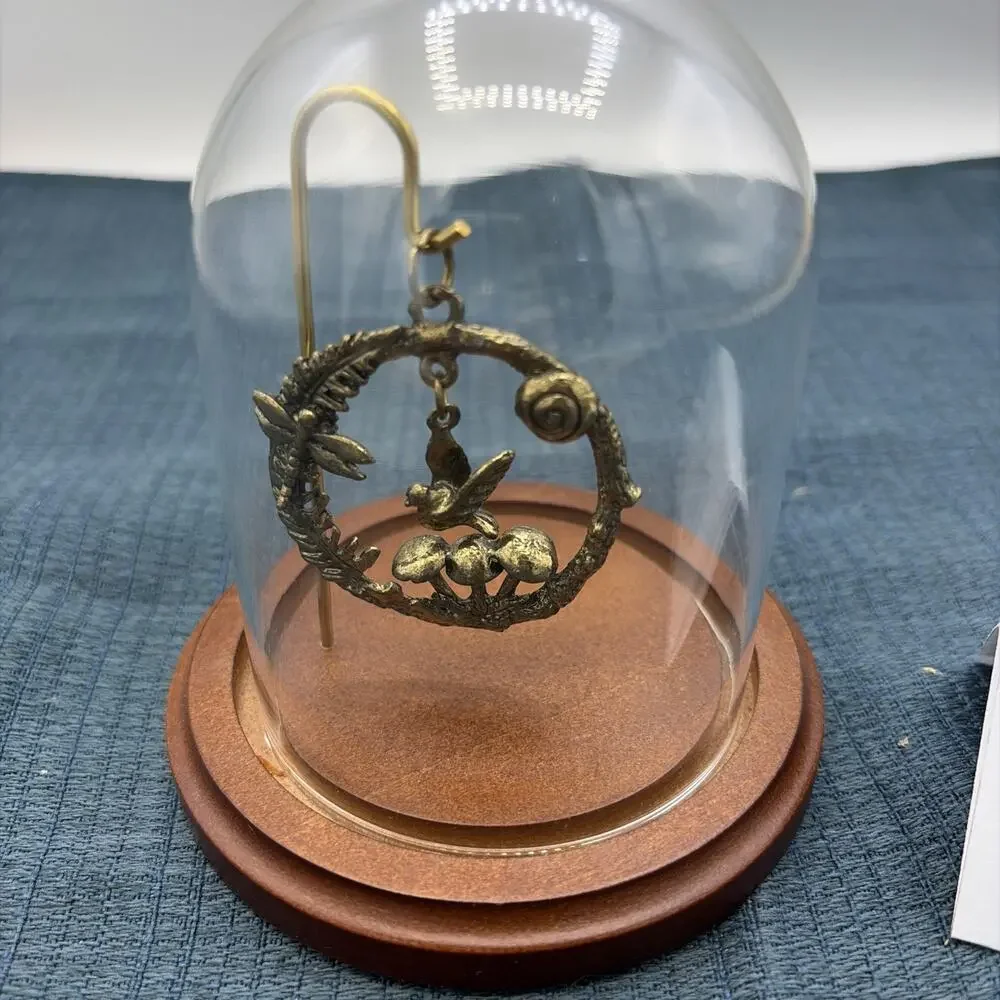 Small Display Case With Hanging Bird/Dragonfly Pendant 4.5”